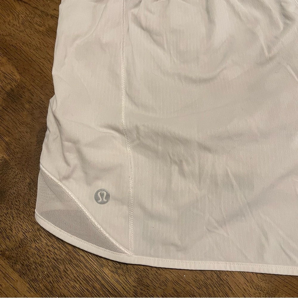 Lululemon Hotty Hot Short *High-Rise Long 4"
White Size 6 - Picture 15 of 16